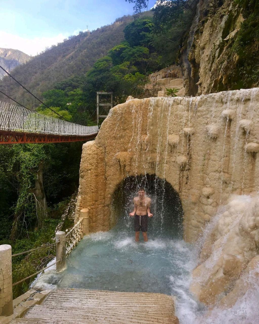 ¿Cuánto cuesta la entrada a las grutas de Tolantongo?