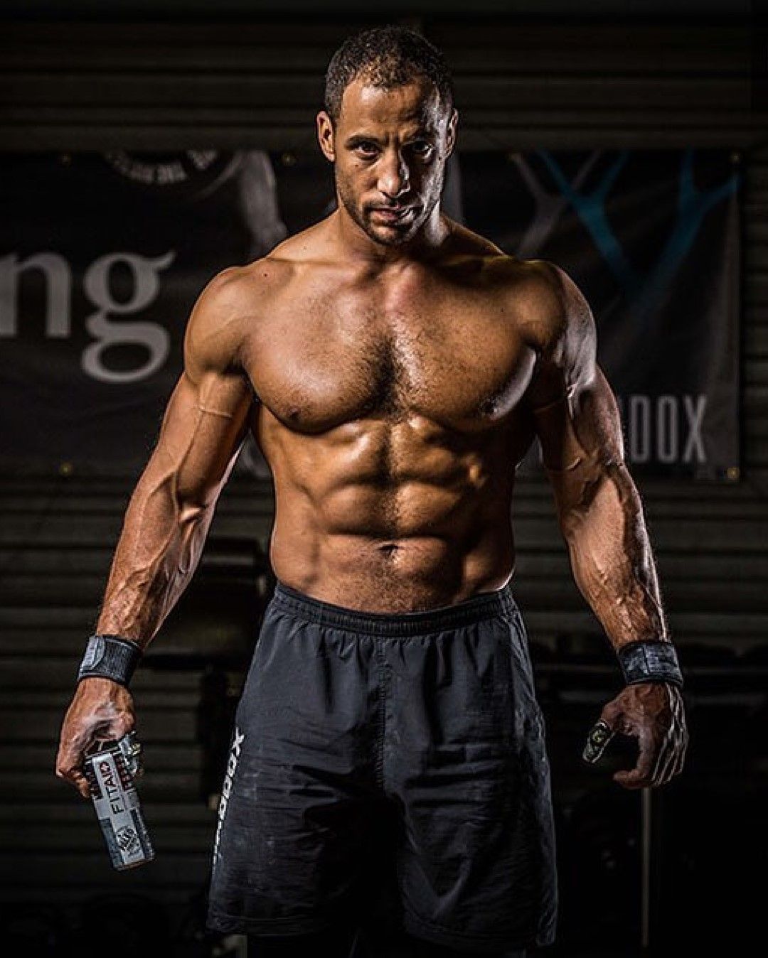 Sporcu Adli Kullanicinin Sporcu Panosundaki Pin 2021 Fitness Man Fitness Modelleri Fitnes Egzersizleri