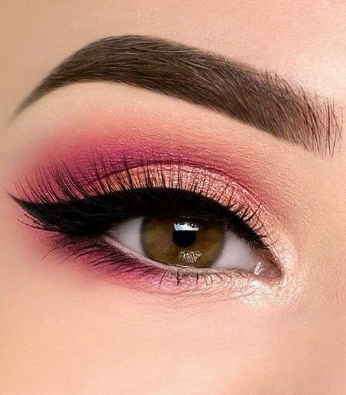 Image edited by AirBrush App. Silver, gold and black look great when combined with light pink eye makeup to help balance the intensity of the look. #makeup #pinkmakeup #eyemakeup #valentineday #fashion #airbrush #photoeditor #retouch #filter Evening Eye Makeup, Prom Eye Makeup, Cute Eye Makeup, Eye Makeup Styles, Eye Makeup Designs, Eye Makeup Art, No Eyeliner Makeup, Artistry Makeup, Intense Eye Makeup