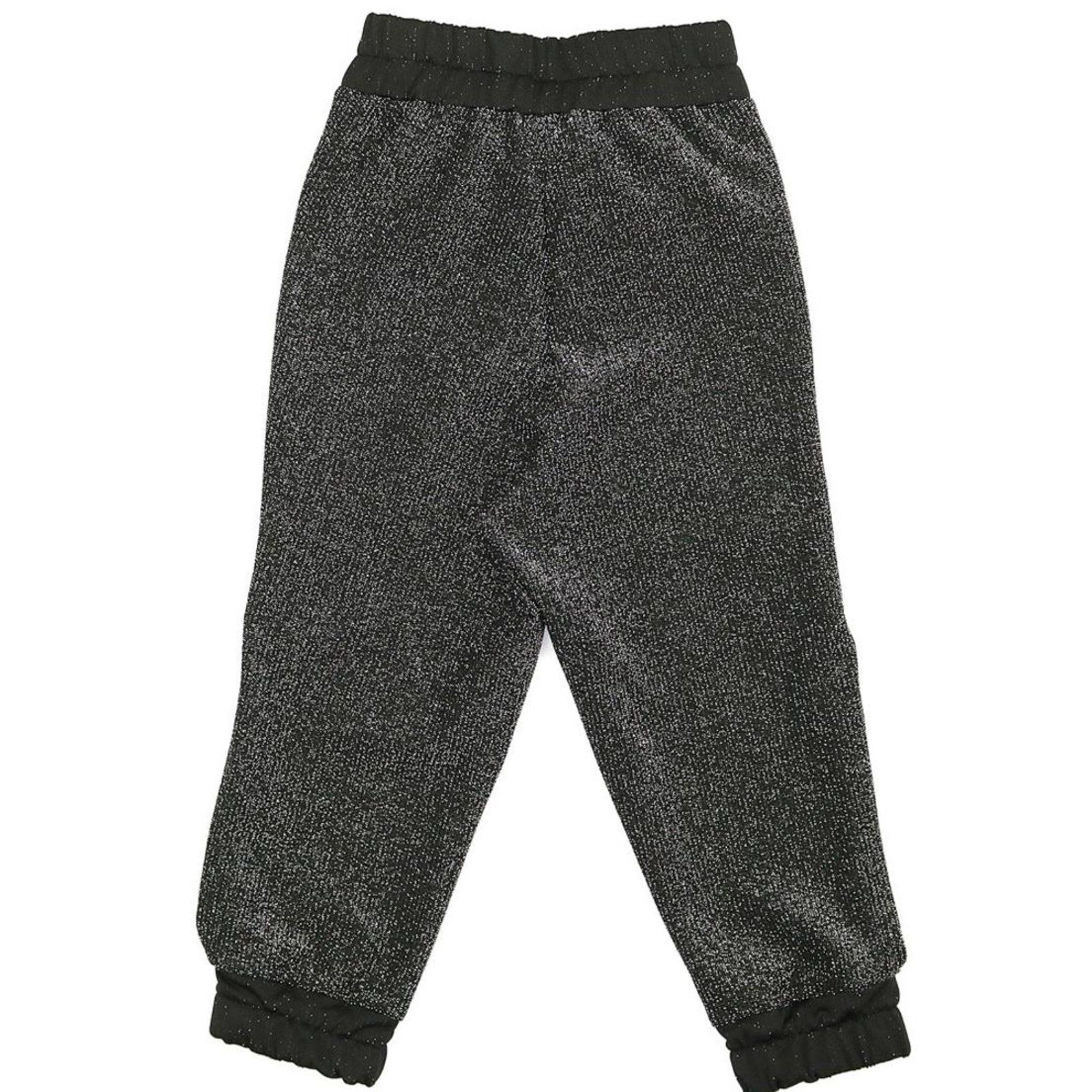 Calça em lurex preto, cintura com elástico, abertura a lateral e barra com elástico. Marca: 1+1 Lançamento: Inverno 2020 *Tabela de medidas infantis seguindo Abnt. As medidas se referem ao corpo da criança. Tamanho 01: Idade 18 meses Estatura 82cm Tórax 50cm Cintura 50cm Quadril 52cm Tamanho 02: Idade 2 anos Estatura 88cm Tórax 52cm Cintura 52cm Quadril 54cm Tamanho 03: Idade 3 anos Estatura 98cm Tórax 54cm Cintura 54cm Quadril 56cm Tamanho 04: Idade 4 anos Estatura 105cm Tórax 56cm Cintura 56cm Harem Pants, Pajama Pants, Pajamas, Sweatpants, Products, Fashion, Size 10, 4 Years, Black