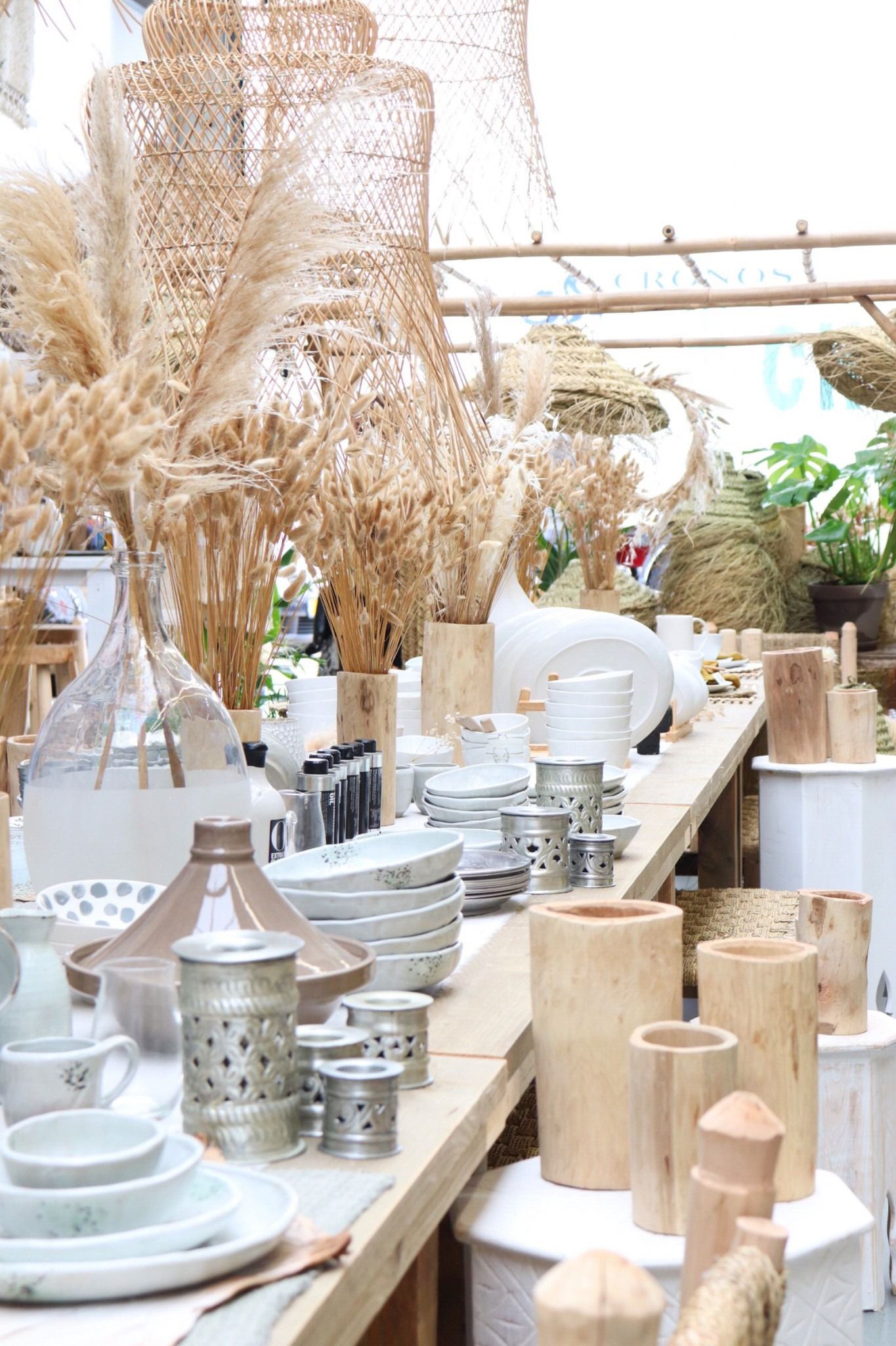 Home Decor Inspiration, Lightroom, A Table, New Homes, Visual, Concept, Table Decorations, Store, Furniture