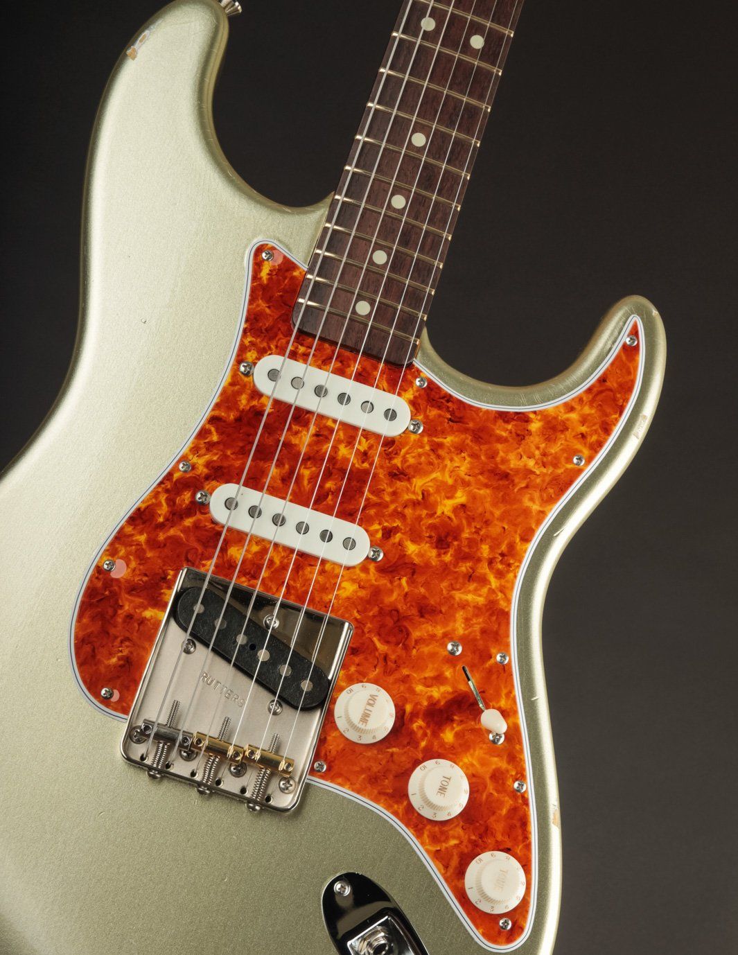 Brondel Honeycaster Hybrid Firemist Silver In 2021 Metallic Colors Acoustic Guitar Pickguard