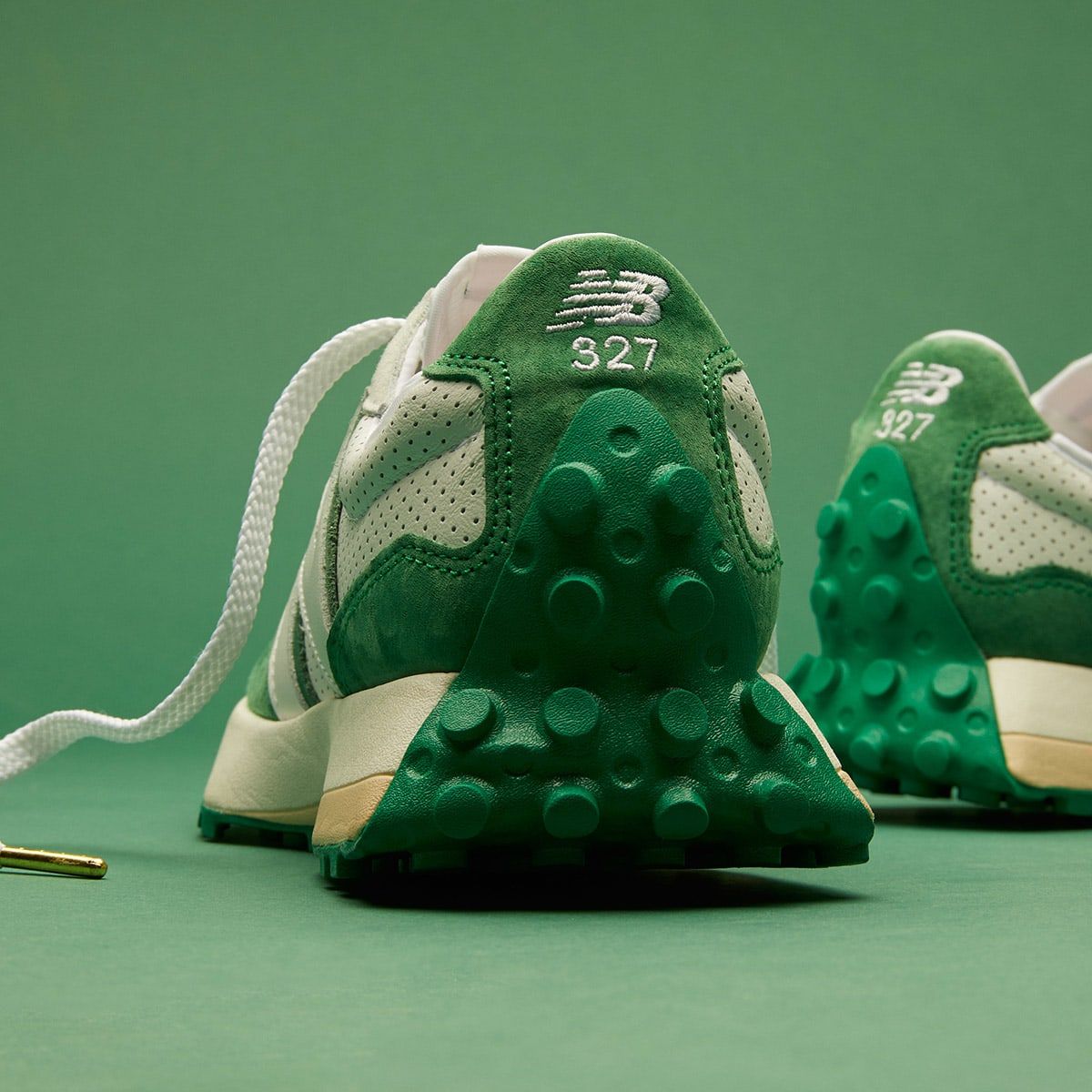 Pin By El Tarik On Bra N Shoe In 2021 New Balance 327 New Balance Casablanca