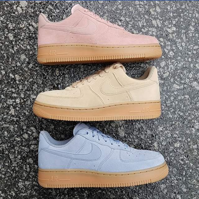not yellow or pink Trendy Sneakers, Trendy Shoes, Cute Shoes, Sneakers Fashion, Womens Sneakers, Me Too Shoes, Fashion Shoes, Shoes Sneakers, Mom Fashion