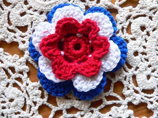 Haken,haakpatronen,gratis haakpatronen,alles over haken, haakblog,nederlandse haakpatronen,free crochet patterns,crochet,handwerk,diy,creatief Twine, Beautiful Flowers, Patriotic, Floral Rings, Crochet Earrings, Hobby, Diy Crafts, Crafty, Knitting