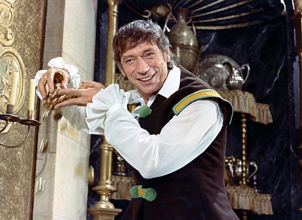 Yves Montand - La Folie Des Grandeurs - © Gaumont Distribution | La