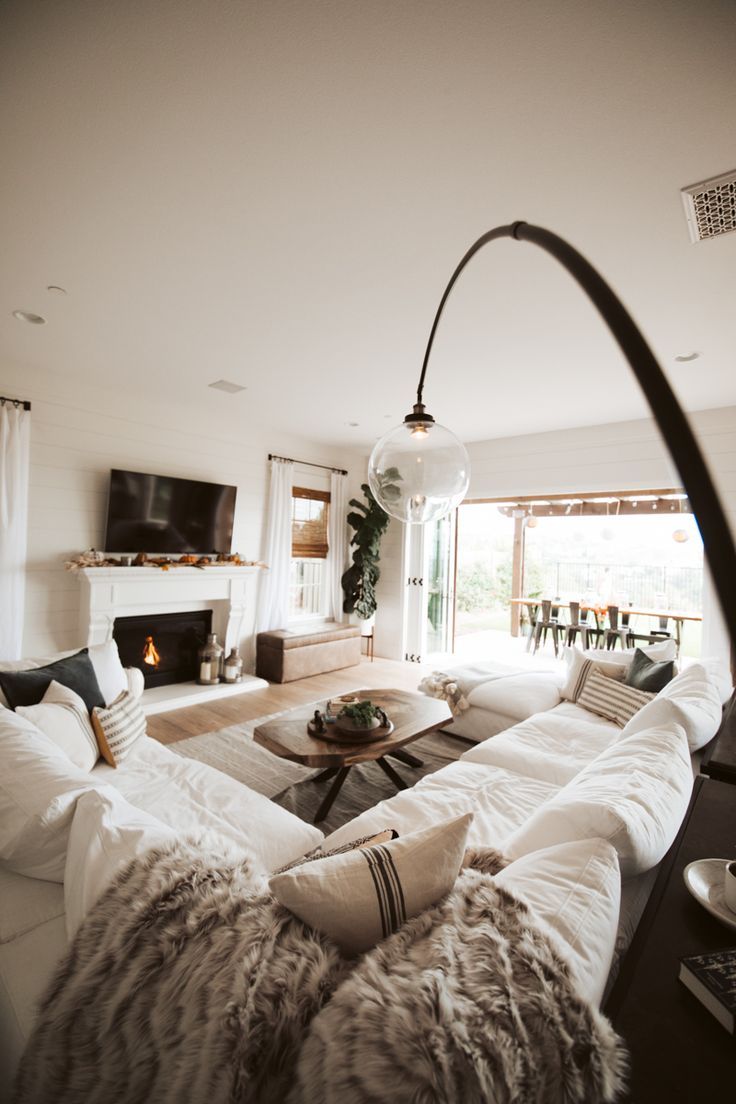 Coastal Farmhouse Living Room Reveal With Arhaus #modernfarmhousestyle