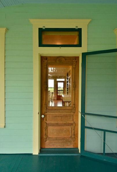 A Small Texas Farmhouse Built in 1895