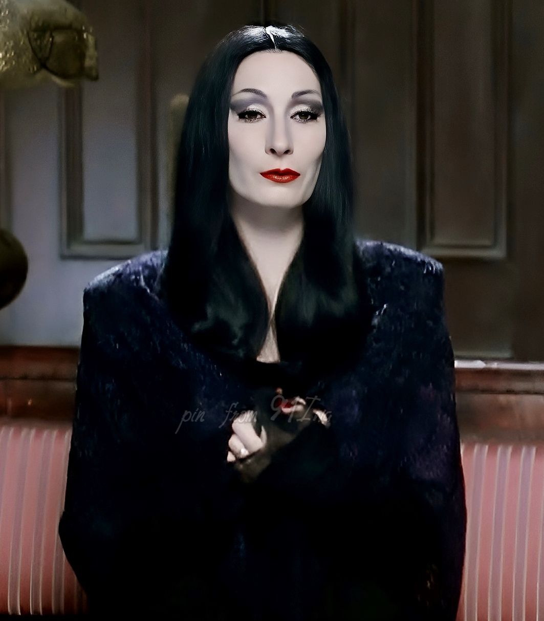 Morticia Addams-Anjelica Huston(03)