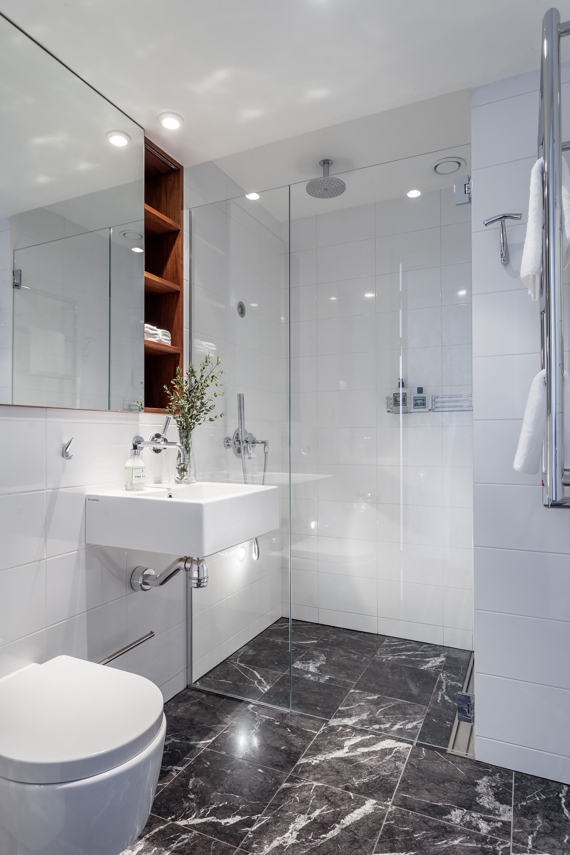 Vitt med marmor | Badrum 2.0 | Pinterest | Badezimmer, Flurgarderobe ... Vitt med marmor | Badrum 2.0 | Pinterest | Badezimmer, Flurgarderobe ...