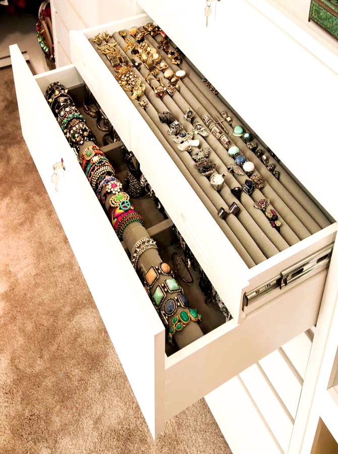 Built in jewelry storage in closet Closet Storage, Closet Organization, Jewelry Organization, Organization Ideas, Closet Drawers, Diy Drawers, Closet Organizers, Bedroom Storage, Organizing Drawers