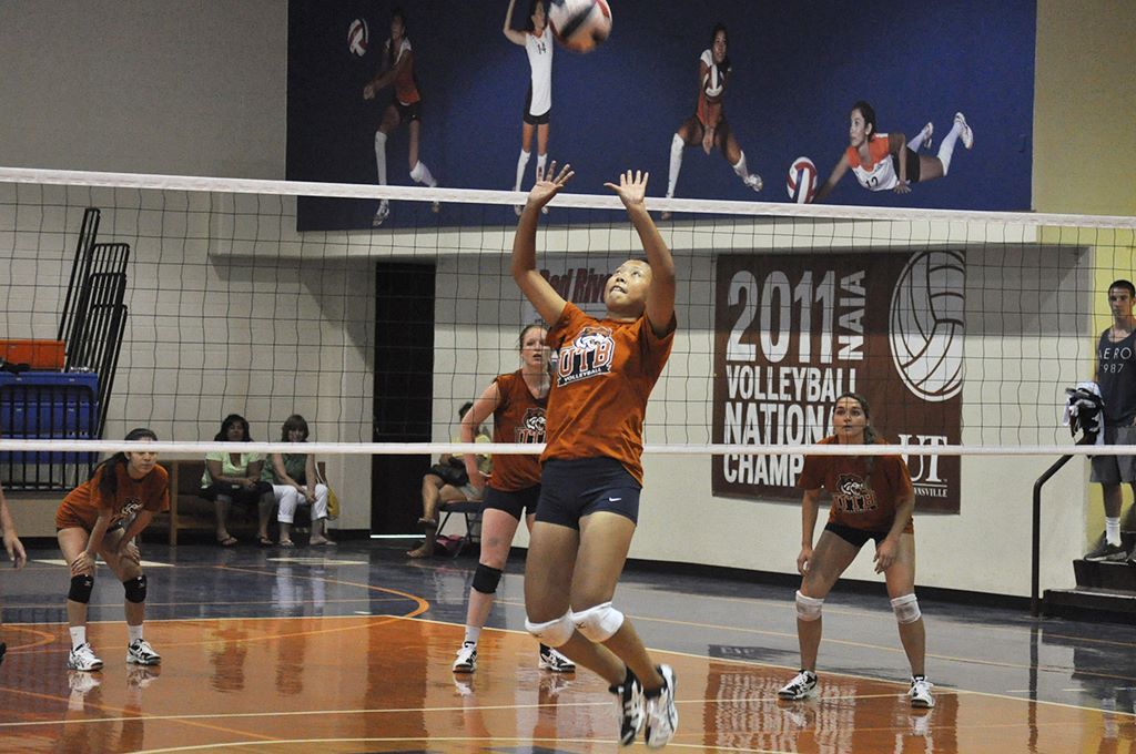 Volleyball To The Face Volleyball Face Off Bay Bridge Adventure Travel