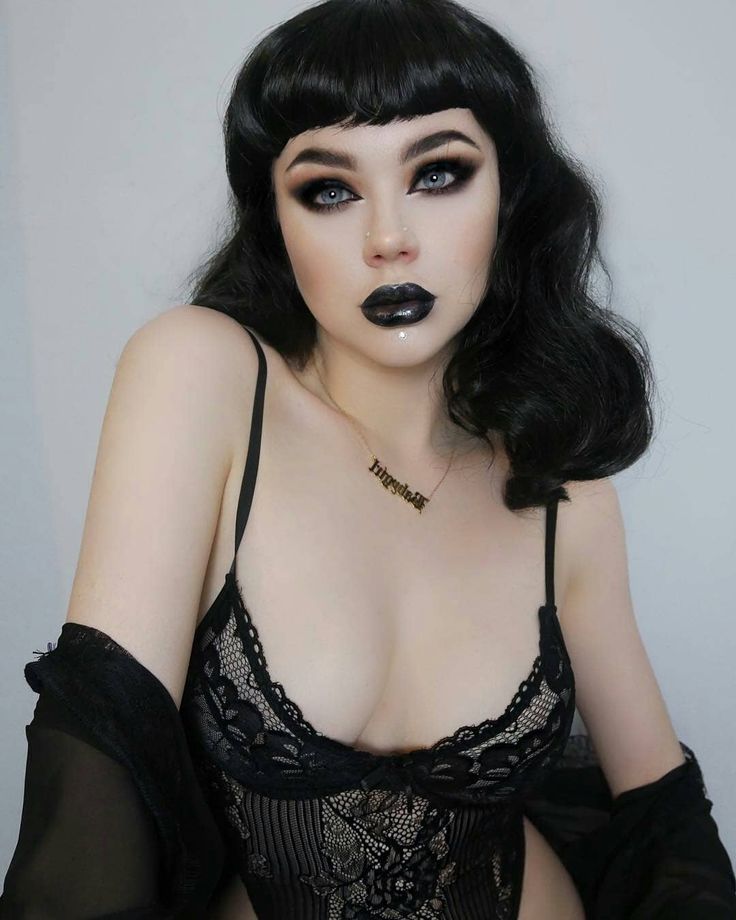 Gorgeous @vampyveen . . . . . . #gothic #Gothicgirl #goth #alternativestyle #alternativerock #altgirl #Gothicmakeup #gothgoth #vampire… Gothic Makeup, Dark Makeup, Black Goth Makeup, Goth Eye Makeup, Witch Makeup, Natural Makeup, Goth Beauty, Dark Beauty, Punk Outfits