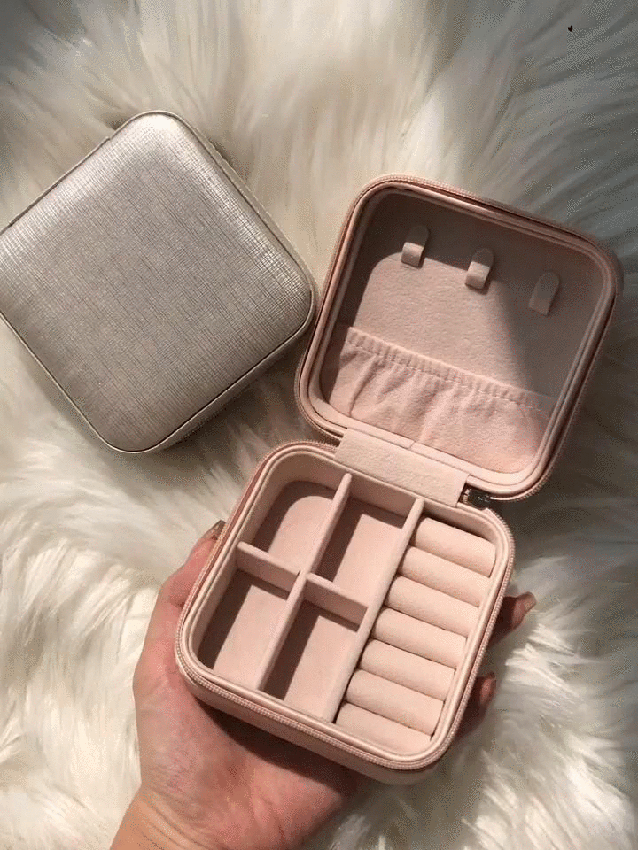 Brand: NIUses: travel, home storageColor: Black ,Nude Pink, White, (With Mirror)Color: Black , Nude Pink,, Orange (Without Mirror)Fabric: Environmentally friendly PU InternalMaterial: environmentally friendly Claimond veinsSize: L 10.5 cm * W 10.5 cm * H 5.5 cmProduct weight: 0.16 kg Simple and compact design with eleg Zipper Jewelry, Jewelry Box Diy, Travel Jewelry Box, Travel Box, Jewelery Box, Jewelry Organizer Diy, Girly Jewelry, Jewelry Case, Jewelry Holder