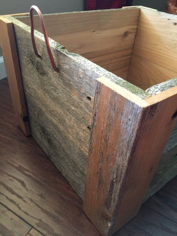 Reclaimed wood crates Repurposed Wood Projects, Barn Wood Projects, Woodworking Projects Diy, Wood Crates, Wood Boxes, Wood Pallets, Barn Wood Crafts, Pallet Crafts, Wood Creations