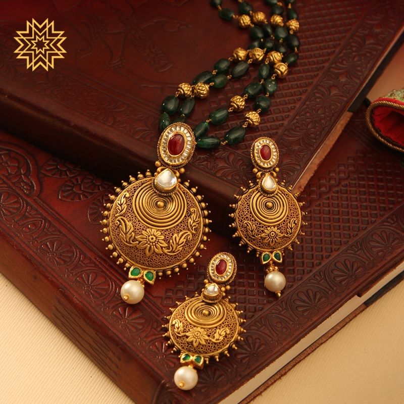 Manubhai Jewellers Collection |Shop Bangles, Chain, Necklace, Ring, Diamonds, Gold jewellery| Borivalu, Mumbai| manubhai.in Antique Gold Jewelry Indian, Antique Bridal Jewelry, Antique Jewellery Designs, Bridal Gold Jewellery Designs, Gold Jewellery Design Necklaces, Gold Earrings Designs, Jewelry Design, Fancy Jewellery, Indian Gold Jewellery