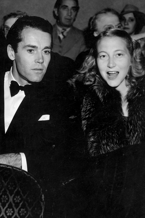 Henry Fonda and wife Frances at the theatre, 1930s Henry fonda, Old