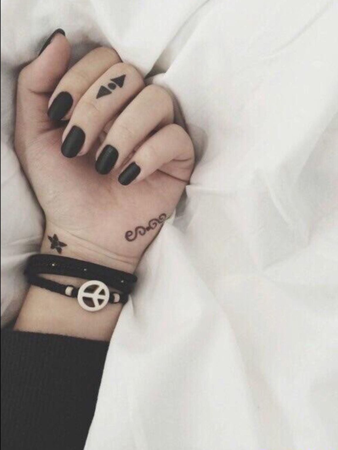 Aesthetic Edgy Hand Tattoos - Largest Wallpaper Portal