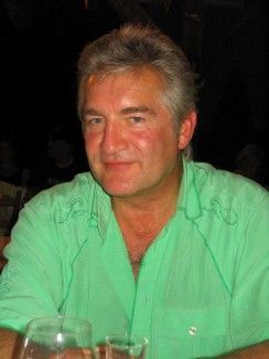 Man zet fake dating profiel