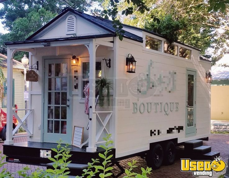 For Sale: Elegant and Sophisticated 2019 - 8' x 24' Mobile Boutique Trailer for Sale in Florida! Take your show on the road with this elegant and sophisticated 2019 - 8' x 24' mobile boutique trailer! This beauty is equipped with store-front display windows, air conditioning and 2 fitting rooms! Look down below for more details and give us a call to find out how you can take it home! 📞601-749-8424 Boutique Decor, Mobile Boutique, Boutique Interior, Mobile Shop, Home Boutique Ideas, Home Hair Salons, Home Salon, Tiny Houses For Rent, Tiny House Listings