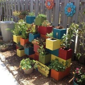 40 Creative Cinder Block Garden Design Ideas to Beautify Your Yard - #betonblock... - Cinder Blocks