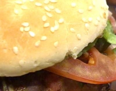 Hamburguesas caseras recargadas Sandwiches, Carne Picada, Chicken Burgers, Carolina, Ethnic Recipes, Food, Tortilla Pie, Pastries, Food Cakes