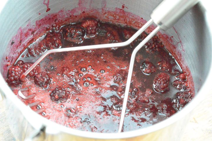 Zelf bramensap maken Growing Vegetables, Chutney, Chocolate Fondue, Nom Nom, Smoothies, Jam, Cocktails, Alcohol, Fruit
