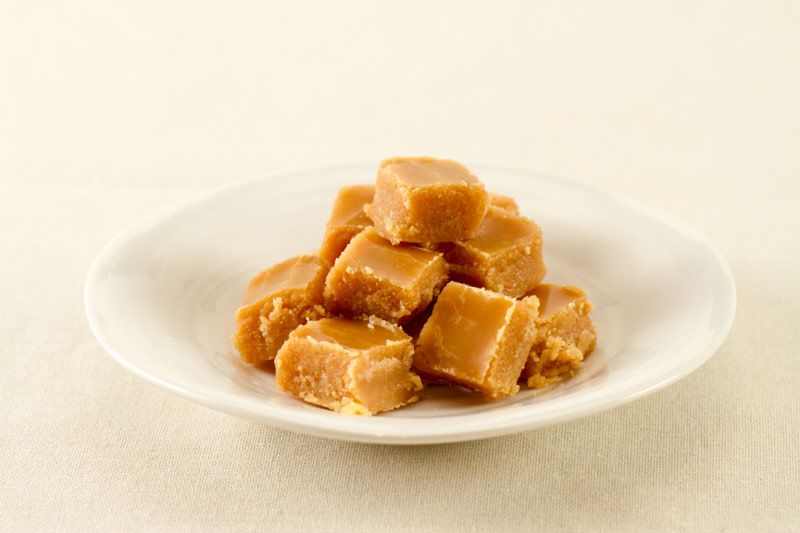 BYOUS Scottish tablet on a plate Scottish tablet, Food BYOUS Scottish tablet on a plate Scottish tablet, Food