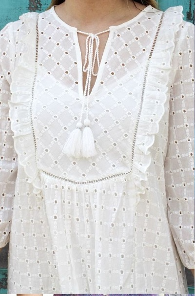 Latest 50 Kurti Front Neckline Designs (2022) Simple Kurti Designs, Kurta Designs Women, White Blouse Designs, Shein Dress, Loose Summer Dress, Designer Kurti Patterns, Kurta Neck Design, Sleeves Designs For Dresses, Sleeve Designs