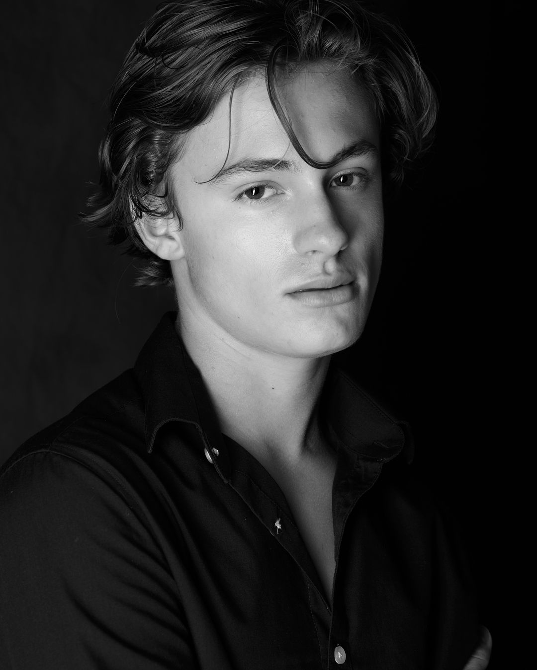 Logan pepper | Hot actors, Celebrities, Actors