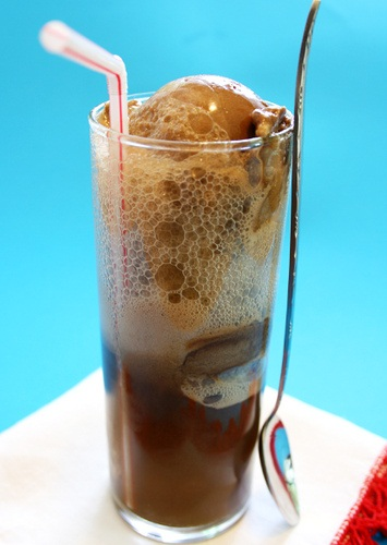 Dairy-Free and Vegan Root Beer Ice Cream #rootbeerfloat