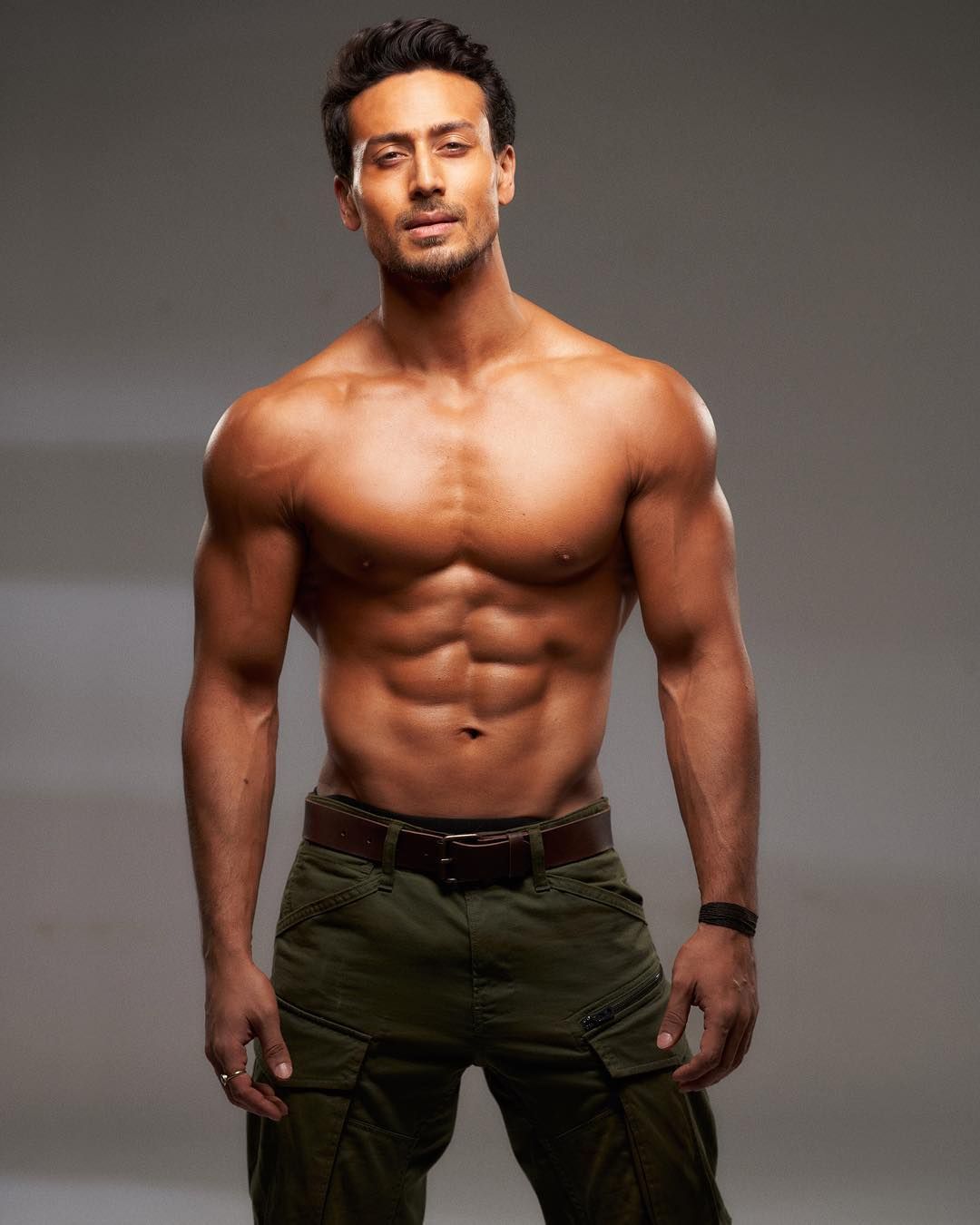 Tiger Shroff If You Have THIS Body With SUCH Swag Then Give That Tiger Shroff If You Have THIS Body With SUCH Swag Then Give That