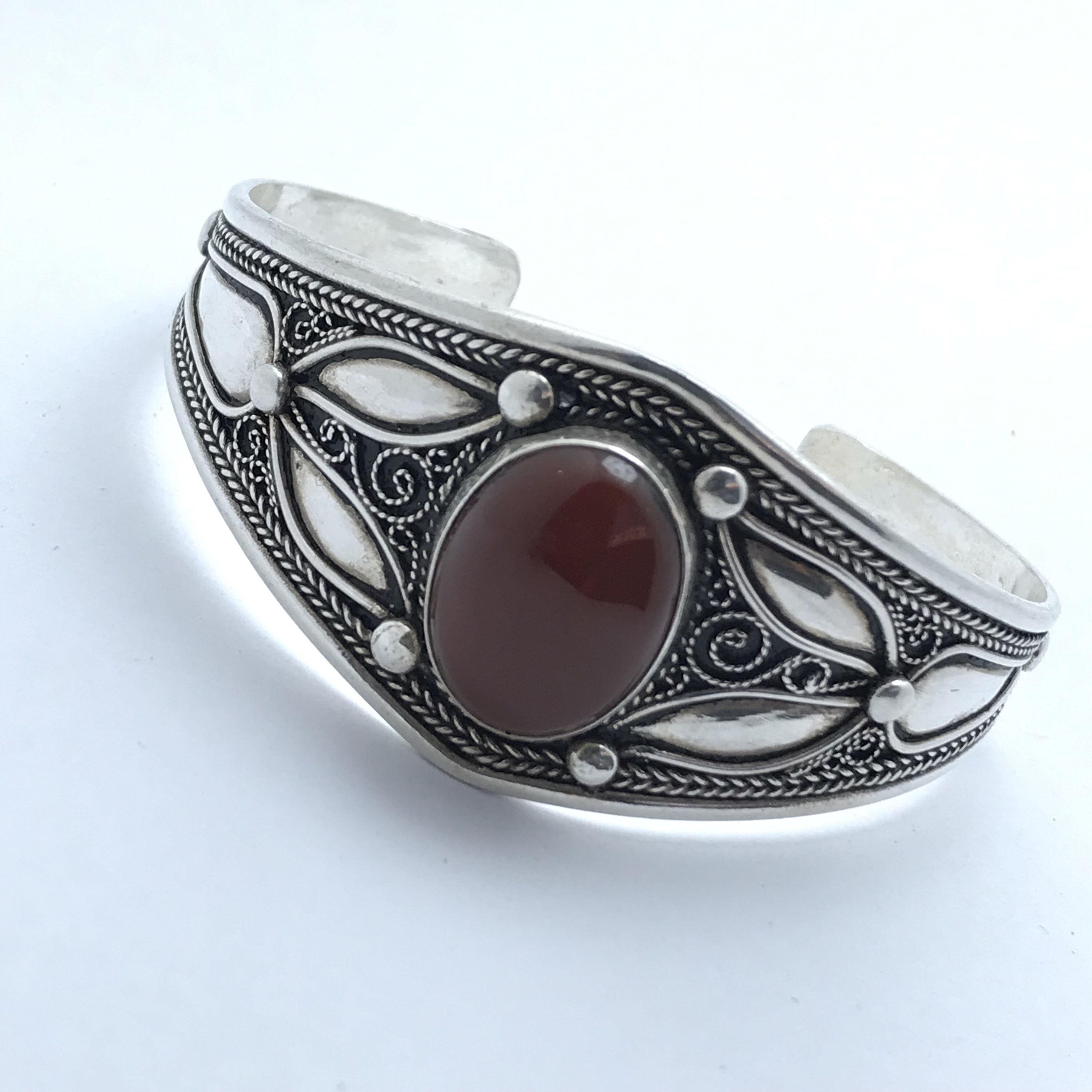 Bracelet berbere argent fait par main des artisans de tiznit maroc