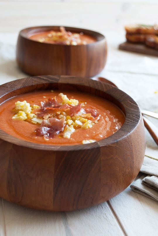 Salmorejo, a Spanish chilled tomato soup that's so much better than Gazpacho! | in my Red Kitchen Cold Soup Recipes Summer, Summer Soup, Soup Kitchen, Red Kitchen, Basic Soup Recipe, Tapas, Chilled Soup, Mexican Soup, Snacks