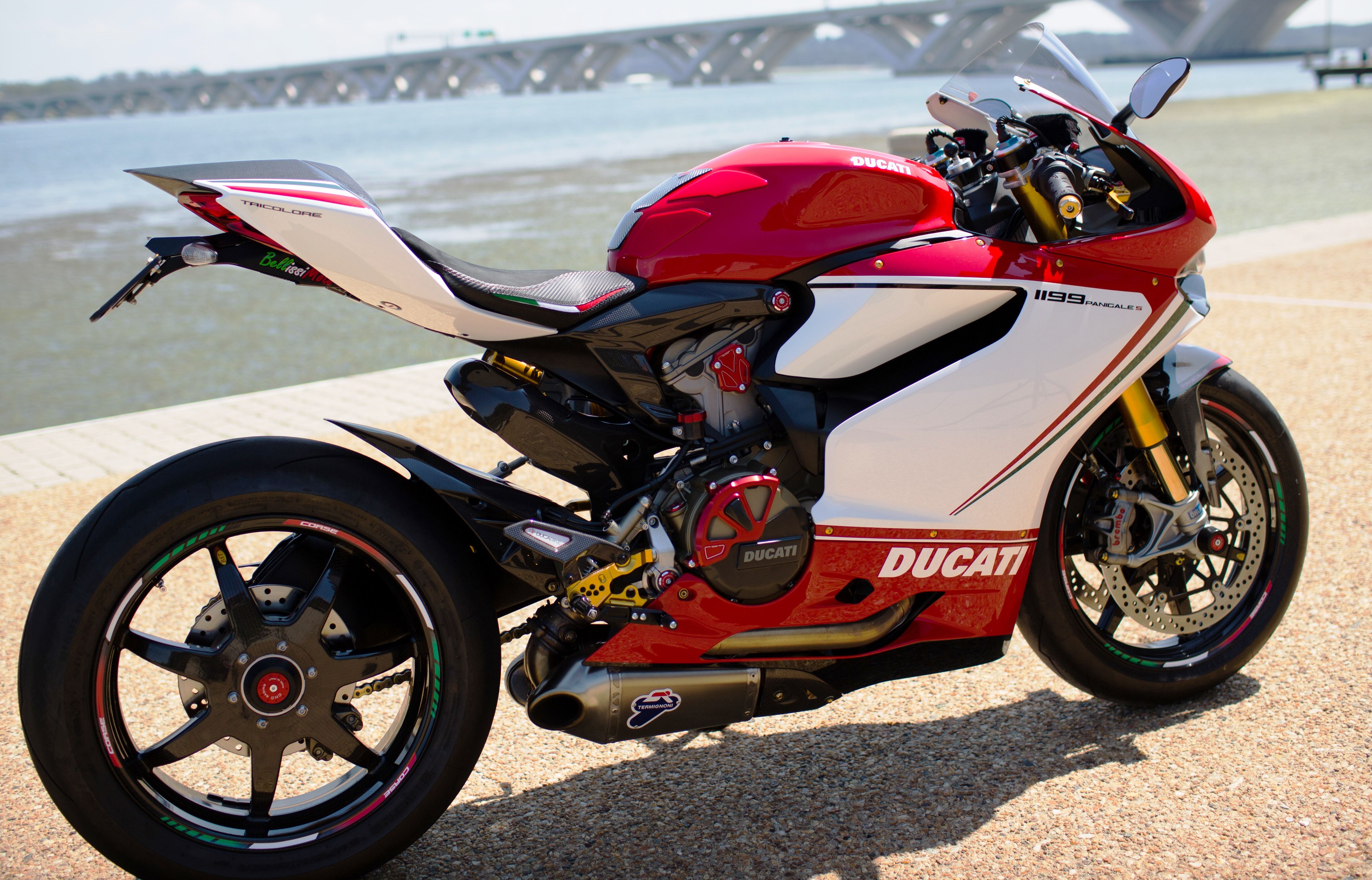 Cattiva Forged Magnesium 17 On Ducati 1199 Panigale Tricolore