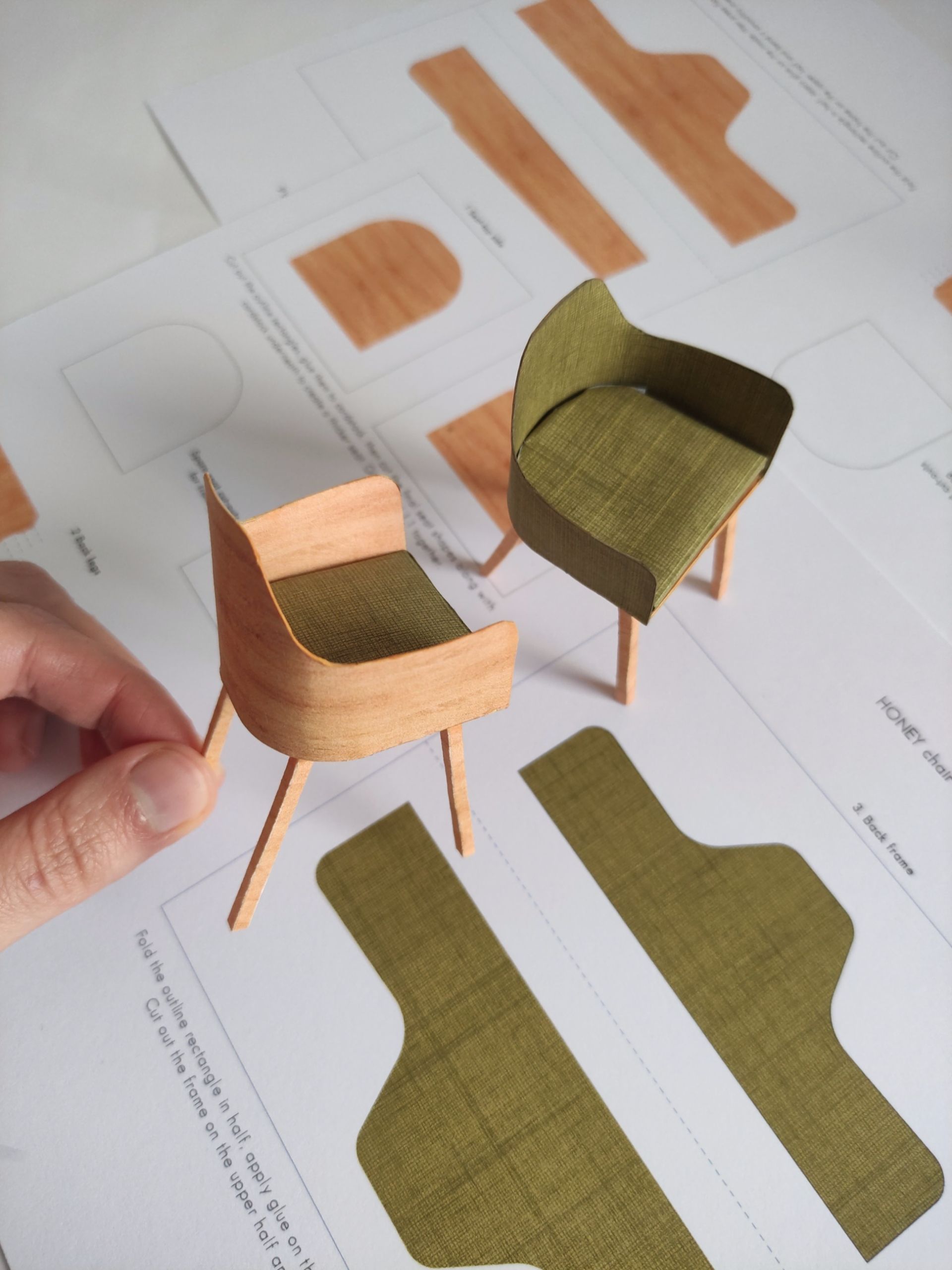 Mini paper chairs assembly video + free blank template