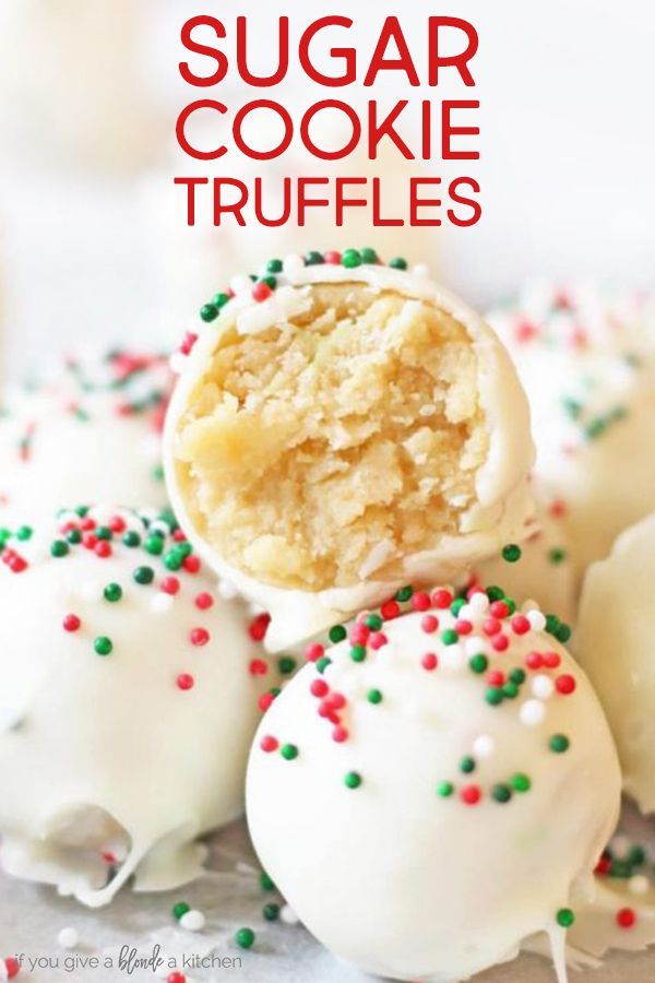 Sugar cookie truffles are a 3-ingredient no-bake recipe that uses sugar cookies, cream cheese and white chocolate. They're perfect for Christmas! Ultimate Christmas Dessert, Easy Dessert Recipes Christmas, Holiday Cookie Recipes, Christmas Snacks, Christmas Cooking, Holiday Desserts, Holiday Treats, Holiday Truffles, Cookie Ideas