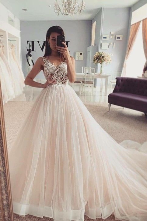Sleeveless Blush Tulle Wedding Dress with Lace Bodice