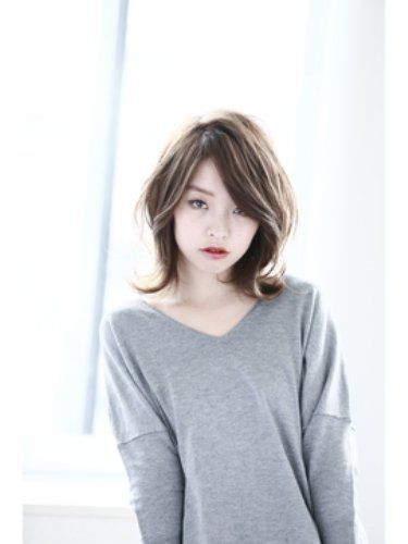 寒い冬がすぎ 温かくなってくるとヘアスタイルもふんわり軽くしたくなりませんか バッサリ切るのはちょっと というあなたも長さを変えずにイメチェンできるウルフカットをご紹介 ショートでもロングでもミディアムでも女性らしくオシャレに決まること間違いなし ぜひ 寒い冬がすぎ 温かくなってくるとヘアスタイルもふんわり軽くしたくなりませんか バッサリ切るのはちょっと というあなたも長さを変えずにイメチェンできるウルフカットをご紹介 ショートでもロングでもミディアムでも女性らしくオシャレに決まること間違いなし ぜひ