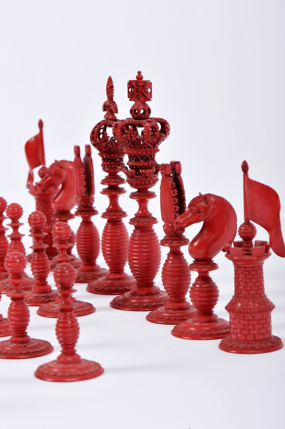 Аукцион Bidspirit | Chess pieces Chess Pieces, Crown Royal, Chess Board, Candle Holders, Auction, Carving, Candles, Piecings, Red