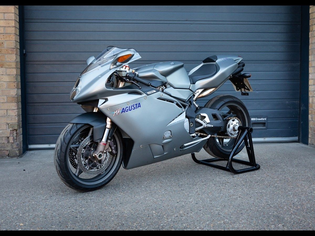 Introduced in 1998, the MV Agusta F4 was the motorcycle that brought the famed MV Agusta brand back to life.… / MAD on Collections - Browse and find over 10,000 categories of collectables from around the world - antiques, stamps, coins, memorabilia, art, bottles, jewellery, furniture, medals, toys and more at madoncollections.com. Free to view - Free to Register - Visit today. #Motorcycles #MADonCollections #MADonC Ducati 916, Power To Weight Ratio, Mv Agusta, Bottle Art, Sport Bikes, Unique Colors, Memorabilia, Introduce