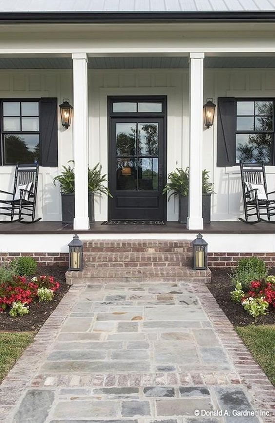 30+ Stunning House Exterior Front Porch for Summer Design - #walkwaystofrontdoor