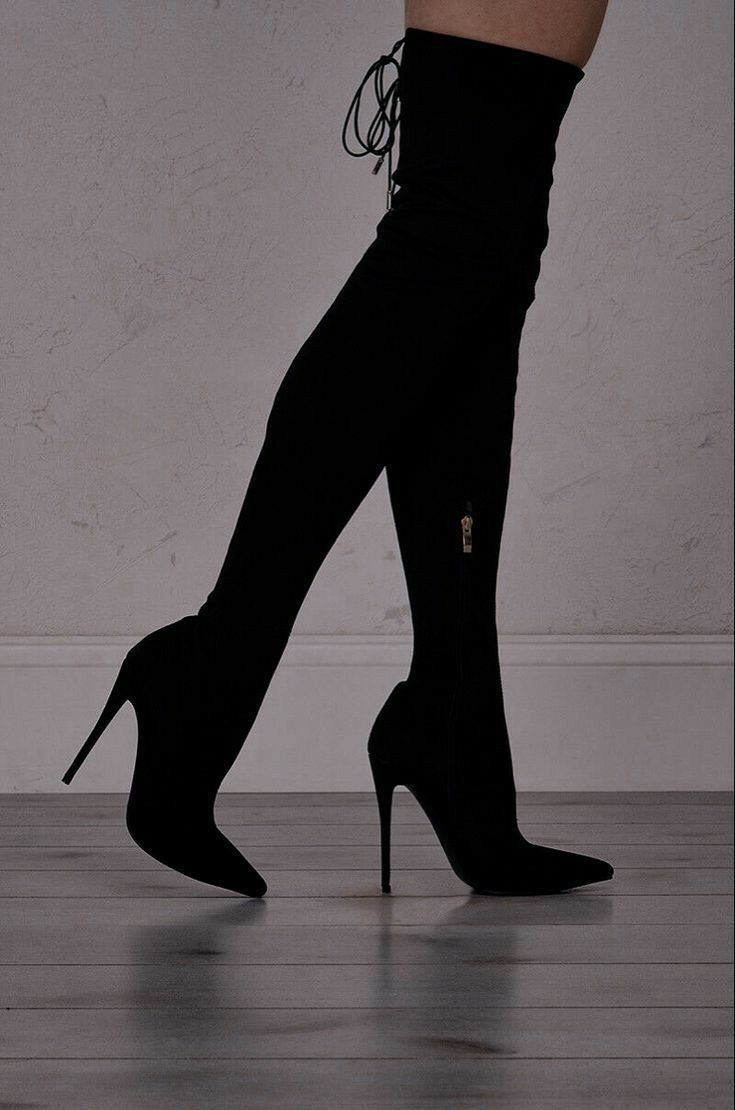 Eu não posso respirar o mesmo ar que o Félix e o hyunjin respiram, um… #fanfic # Fanfic # amreading # books # wattpad Cute Shoes Heels, Fancy Shoes, Pretty Shoes, Me Too Shoes, High Heels Outfit, Formal Shoes, Teen Fashion Outfits, Stylish Outfits, Heels Aesthetic