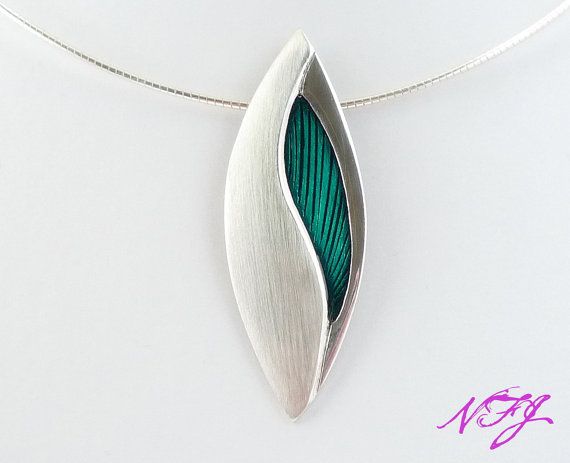 Green Enamel Leaf Pendant Sterling Silver - Silver Leaf Pendant India Green Enamel Leaf Pendant Sterling Silver - Silver Leaf Pendant India