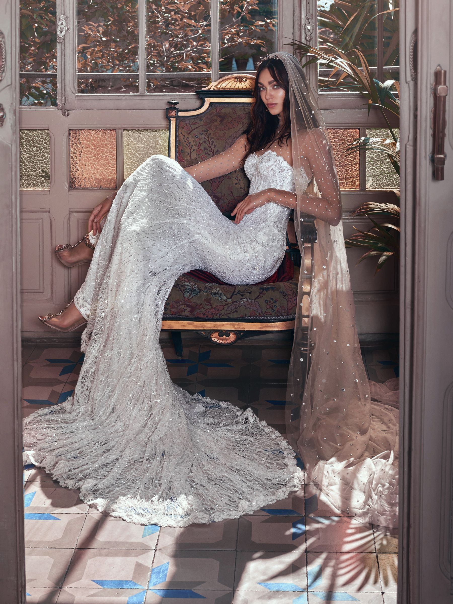 Choosing the perfect wedding dress in the salon Grand openwork Choosing the perfect wedding dress in the salon Grand openwork