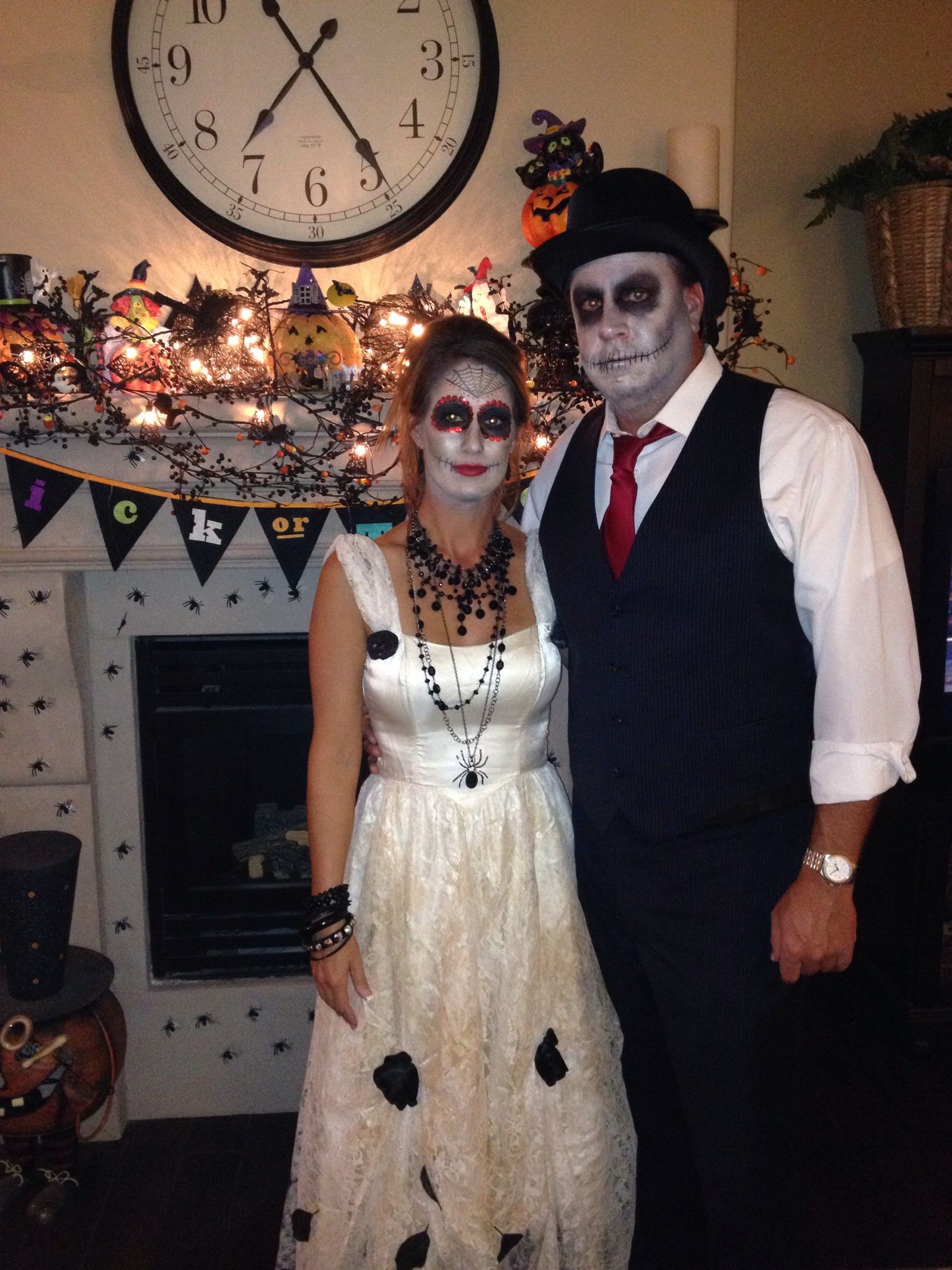 Dead Bride And Groom Halloween Costumes - Dead bride and groom - make up by Lacey Utter | Dead bride, Flapper Dead Bride And Groom Halloween Costumes - Dead bride and groom - make up by Lacey Utter | Dead bride, Flapper