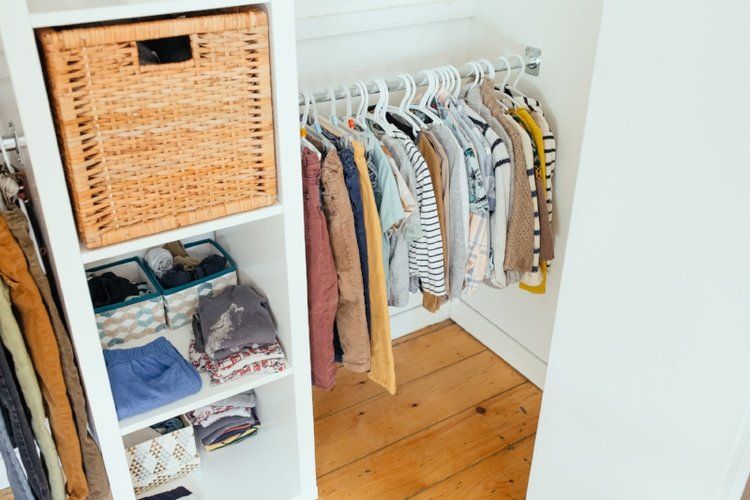 SIMPLICITÉ : GARDE-ROBE CAPSULE OU MINIMALISTE POUR ENFANTS.