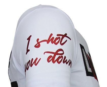 Exclusieve Rhinestone T-shirt van het topmerk Local Fanatic. Dit T-shirt wordt gemaakt van een zeer hoogwaardige kwaliteit katoen met Borduur. Ze hebben een uitstekende afwerking en pasvorm, het is nu te koop bij Style Italy voor een top prijs. Italy Fashion, Like A Boss, T Shirts, Baseball Hats, Rhinestone, Tops, Style, Products, Tee Shirts