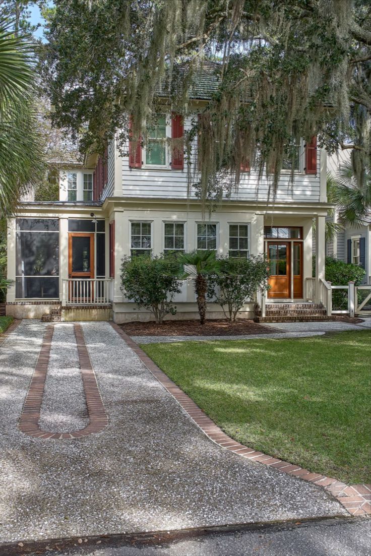 For those looking to relocate, you can’t go wrong with living in the Lowcountry. Preferences vary, but as one of the most gorgeous seaside areas in the country, there is more than enough beauty and character on the South Carolina coast to make anyone happy to call the Lowcountry home. Here are some things to consider when deciding between Bluffton and Hilton Head homes. Berkeley Hall, South Carolina Coast, Palmetto Bluff, Hilton Head Island, Low Country, Screened Porch, Southern Living, Backyard Pool, Selling House