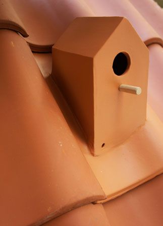 Ceramic Roof Tiles, Roof Architecture, Bird Boxes, Roofing Materials, Patio Roof, Pergola Plans, Pergola Ideas, House Roof, Green Roof